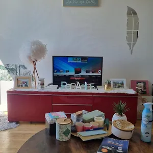 Cosy En Plein Centre , Guidel France